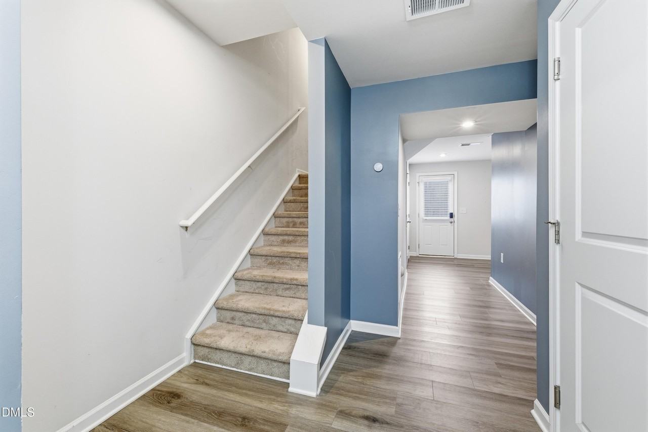 1104 Brimstone Way - Photo 6 of 20