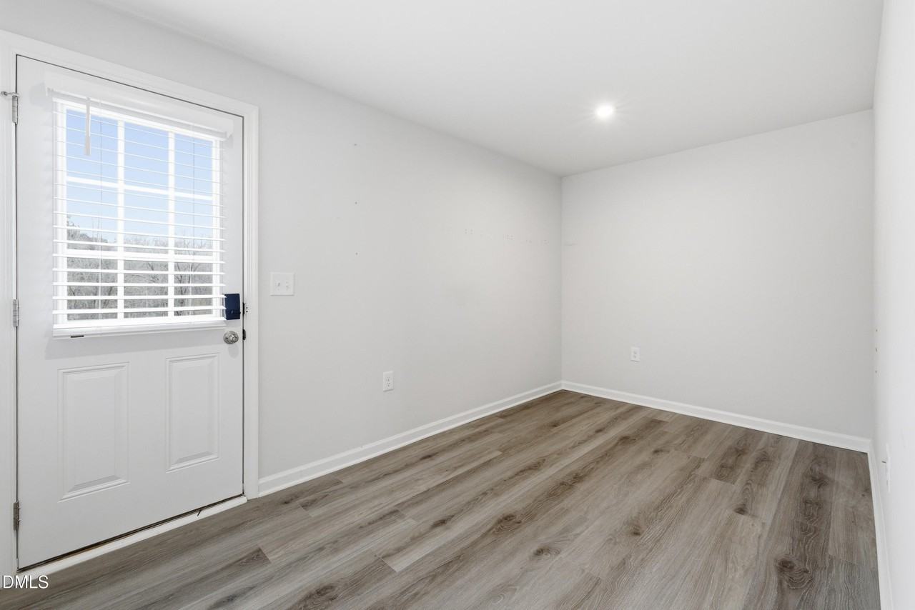 1104 Brimstone Way - Photo 7 of 20