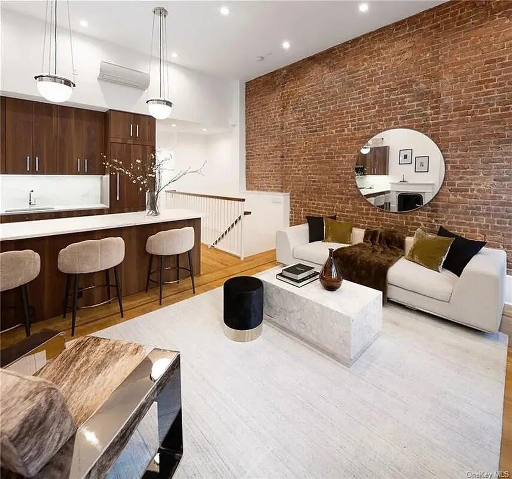 543 3rd Ave #1058845P - Photo 2 of 12