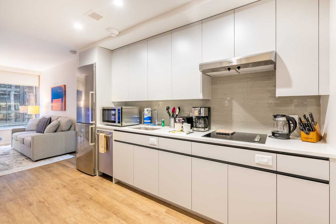 131 Seaport Blvd #1050366P - Photo 4 of 17