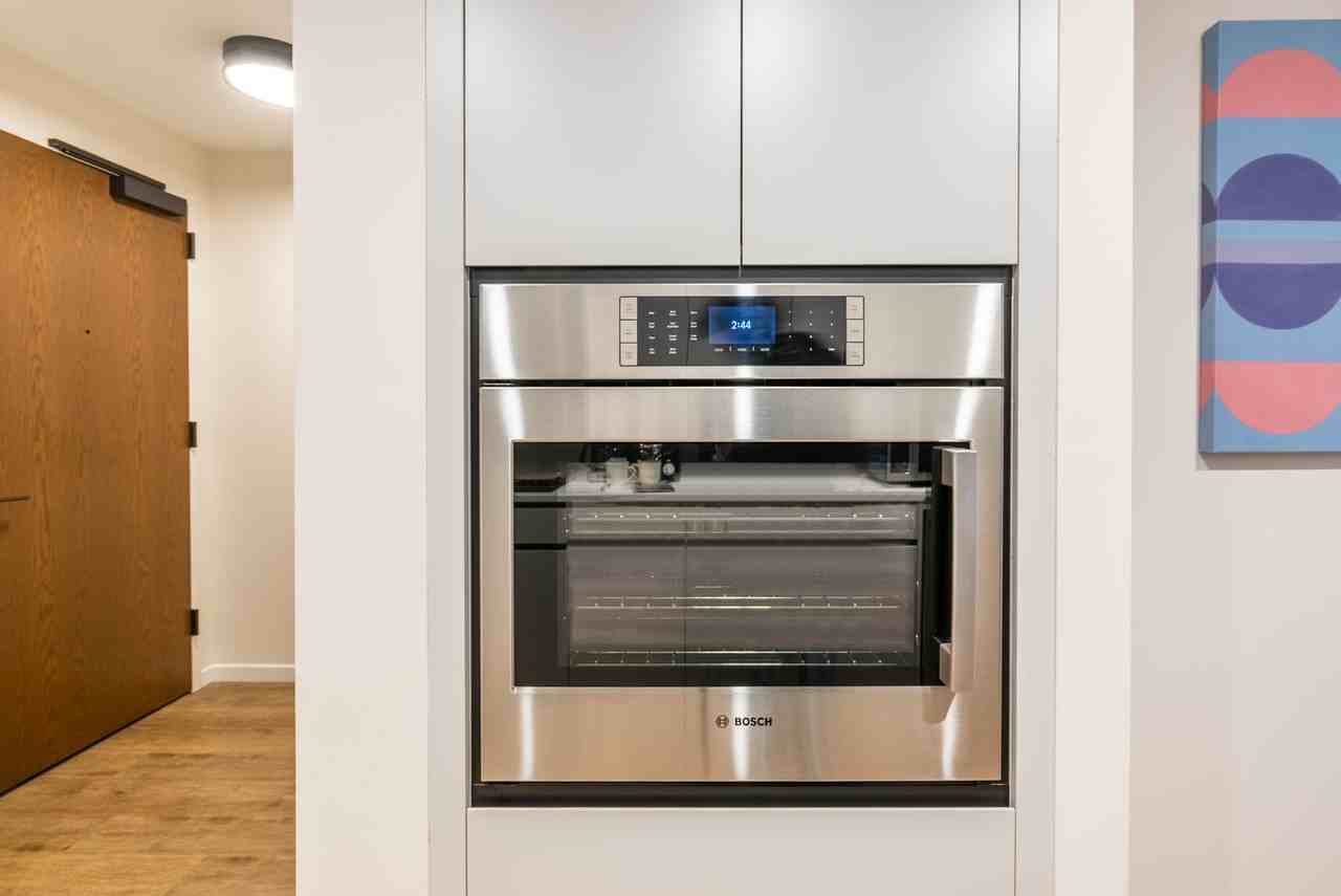 131 Seaport Blvd #1050366P - Photo 6 of 17