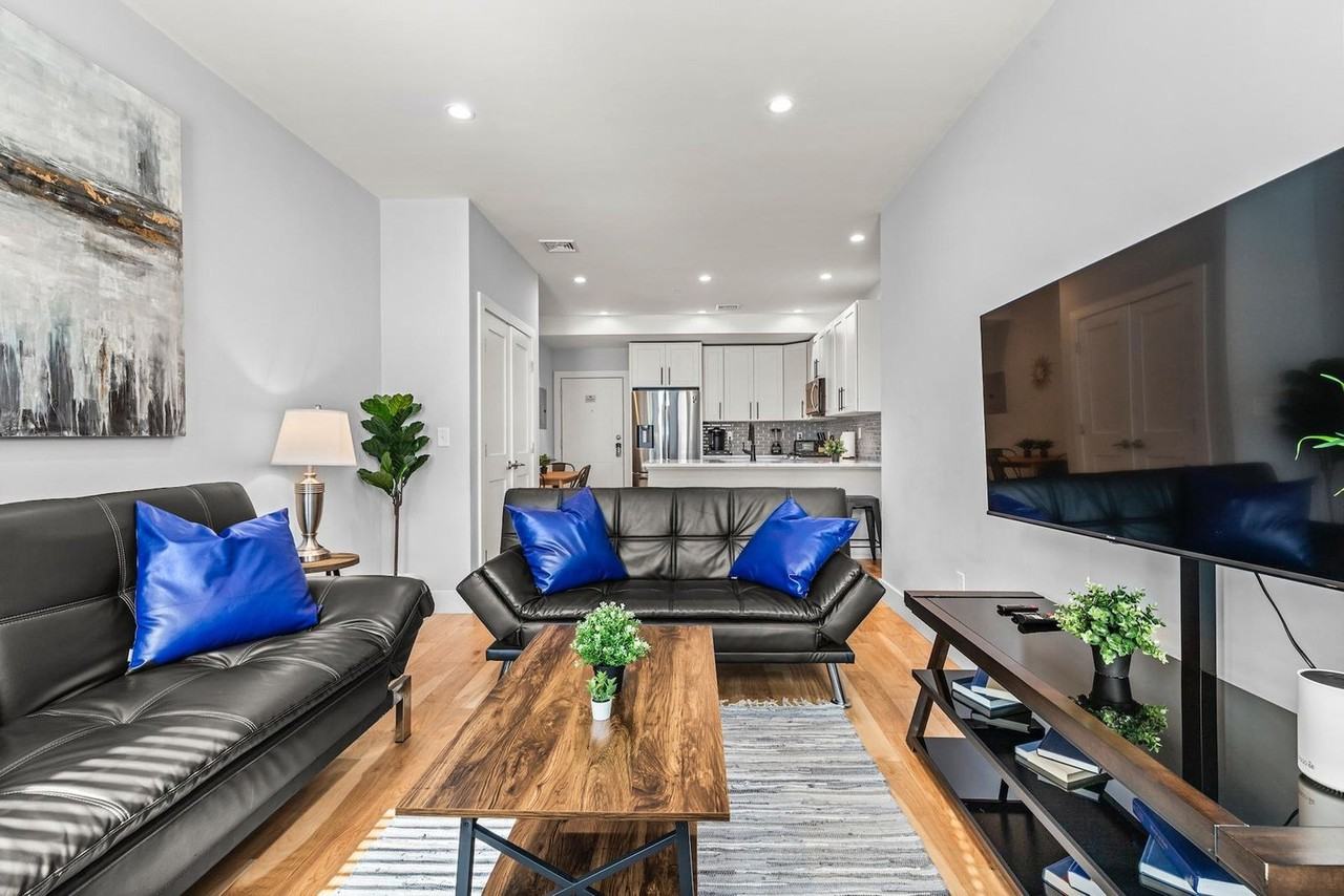 1011 Bennington St #1343243P - Photo 2 of 34