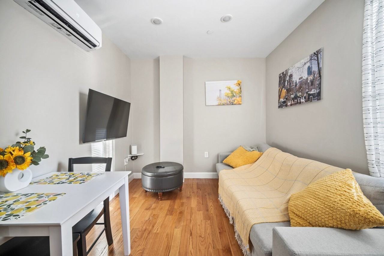 600 Commercial St #1364241P - Photo 3 of 14