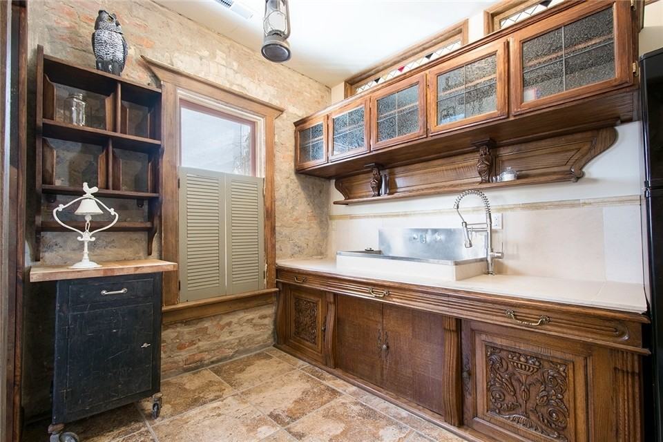 N Almond St - Photo 5 of 22