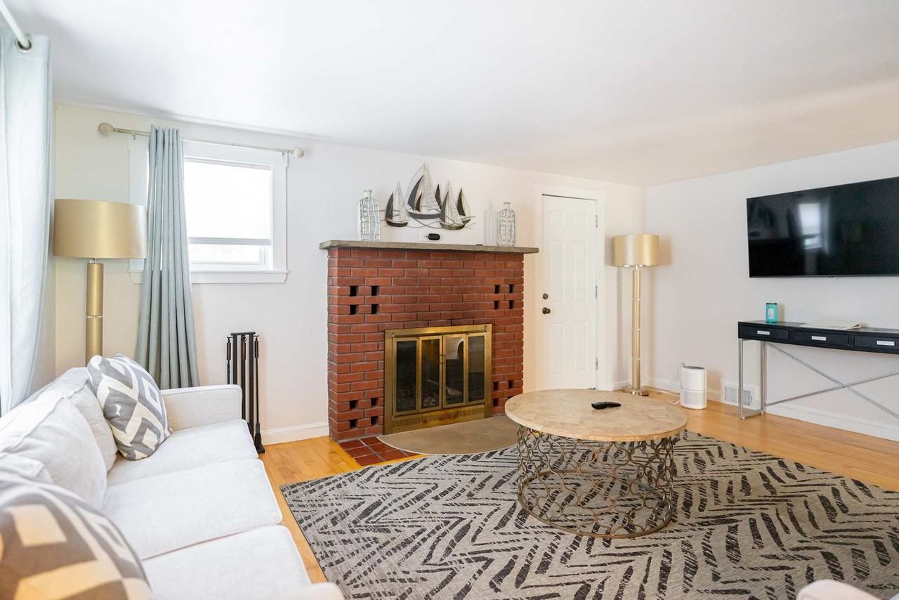 253 Main Street - Photo 2 of 46