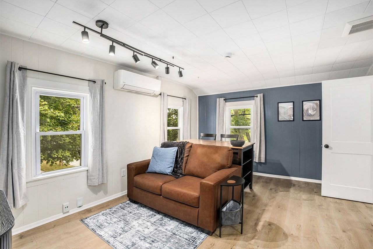 37 Gold Ave Nw #1346765P - Photo 2 of 28