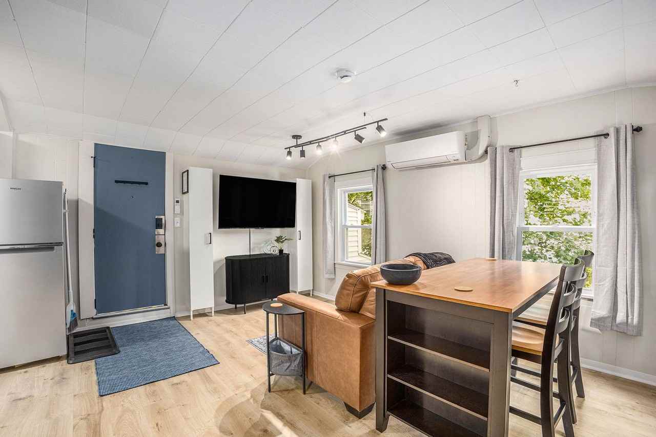 37 Gold Ave Nw #1346765P - Photo 3 of 28