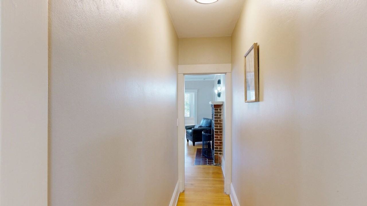 128 1/2 Elm St #1380181P - Photo 6 of 34