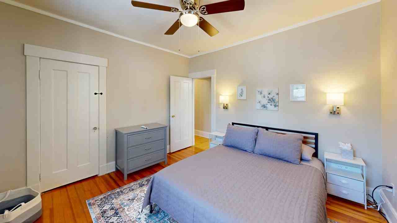 128 1/2 Elm St #1380181P - Photo 6 of 34
