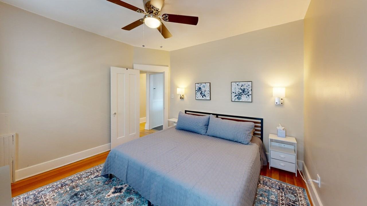 128 1/2 Elm St #1380181P - Photo 3 of 34