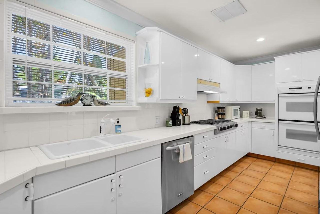 2901 Spruce Ave #1438901P - Photo 2 of 50