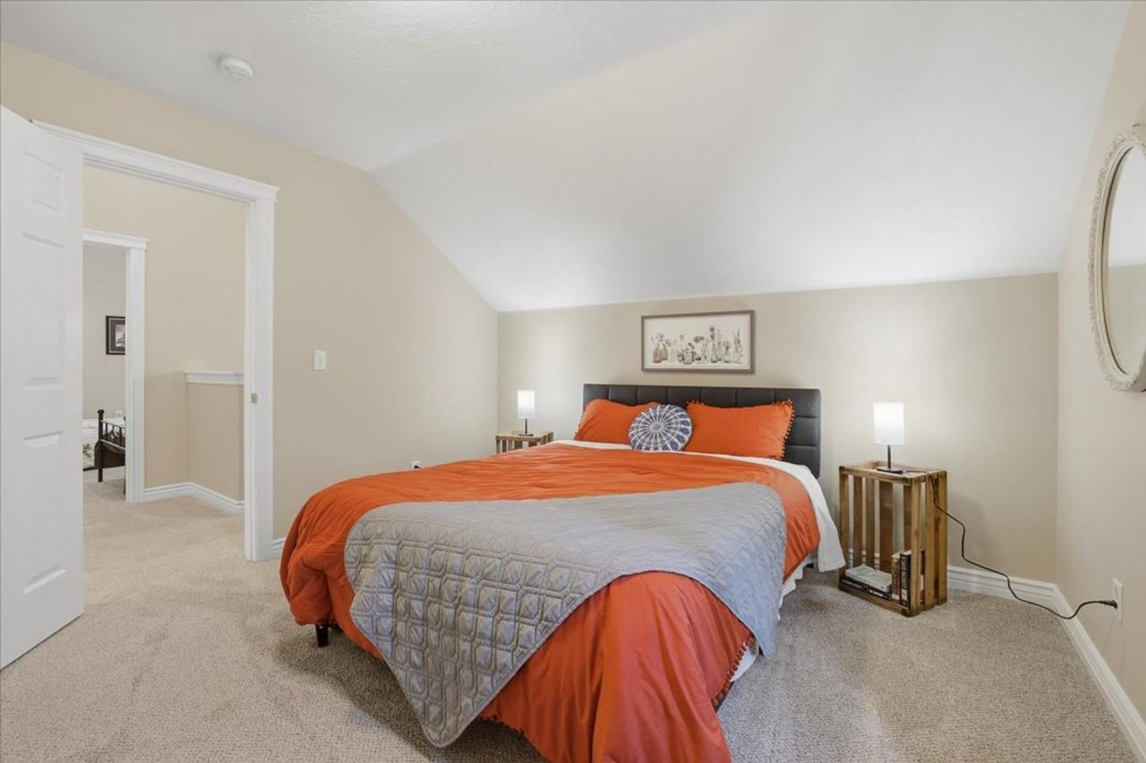 1603 N 29th St #1460006P - Photo 2 of 37