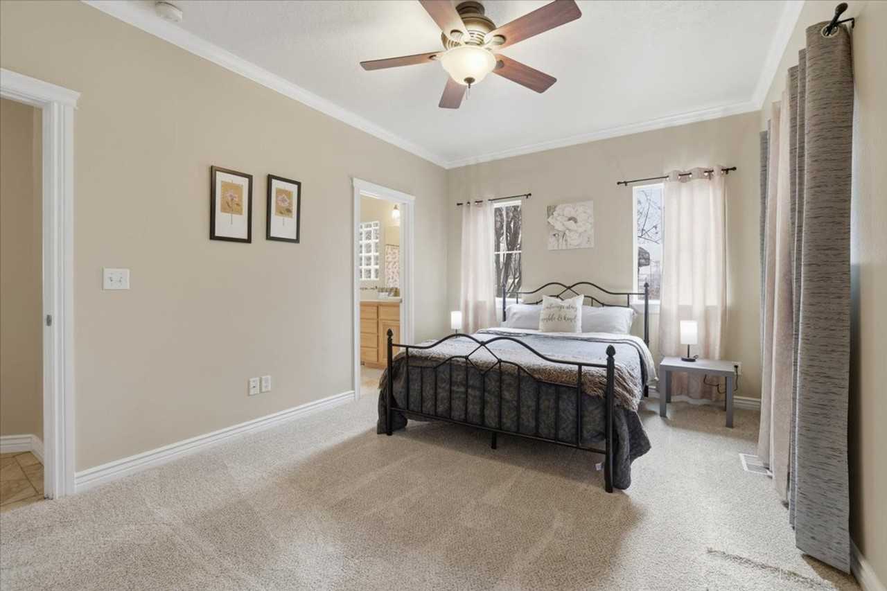 1603 N 29th St #1460006P - Photo 3 of 37