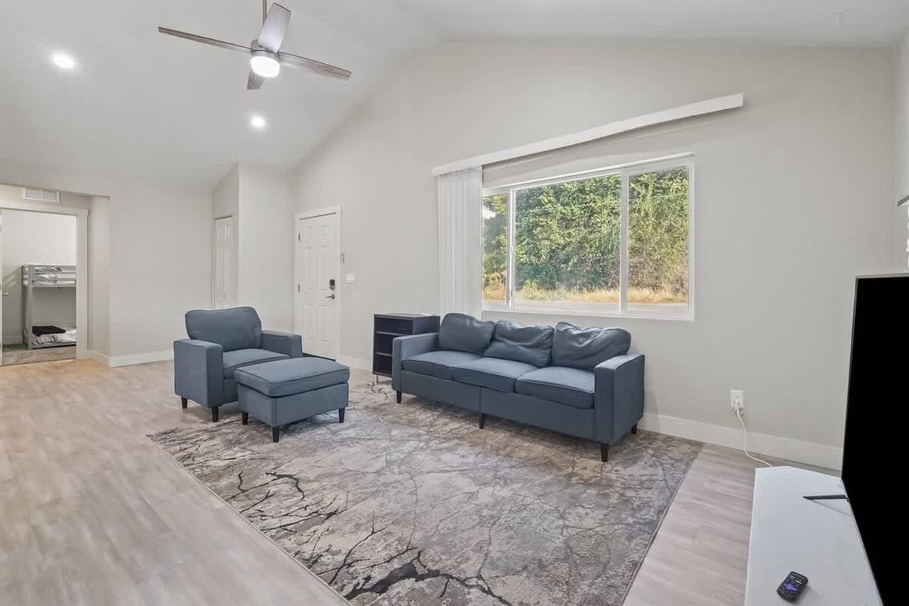 1001 Shamrock St #1460940P - Photo 3 of 25