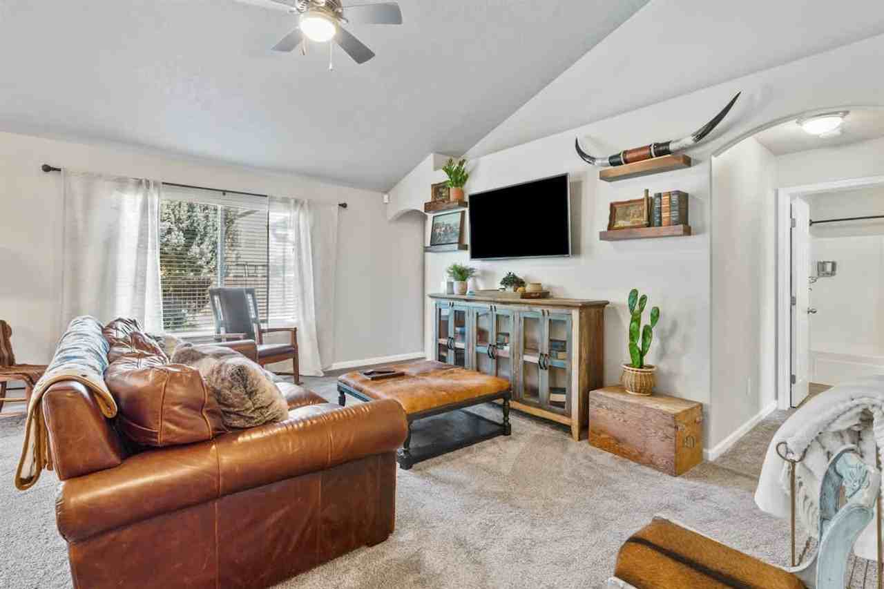 3912 E Clear Springs Dr #1460922P - Photo 3 of 34