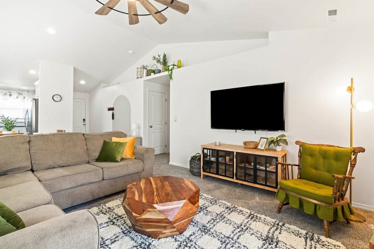 216 Cliff Swallow Ave #1460934P - Photo 4 of 35