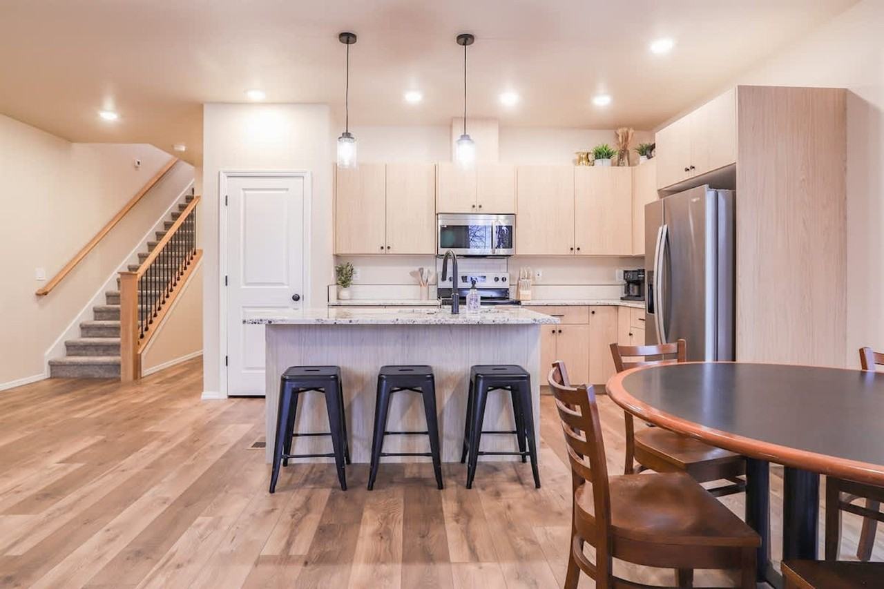 609 North Kimball Avenue - Photo 3 of 36