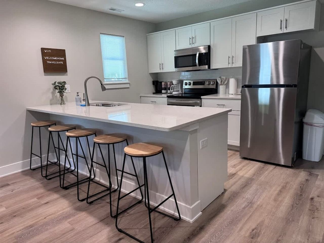 1249 Kinsmoor Ave #1460945P - Photo 6 of 26