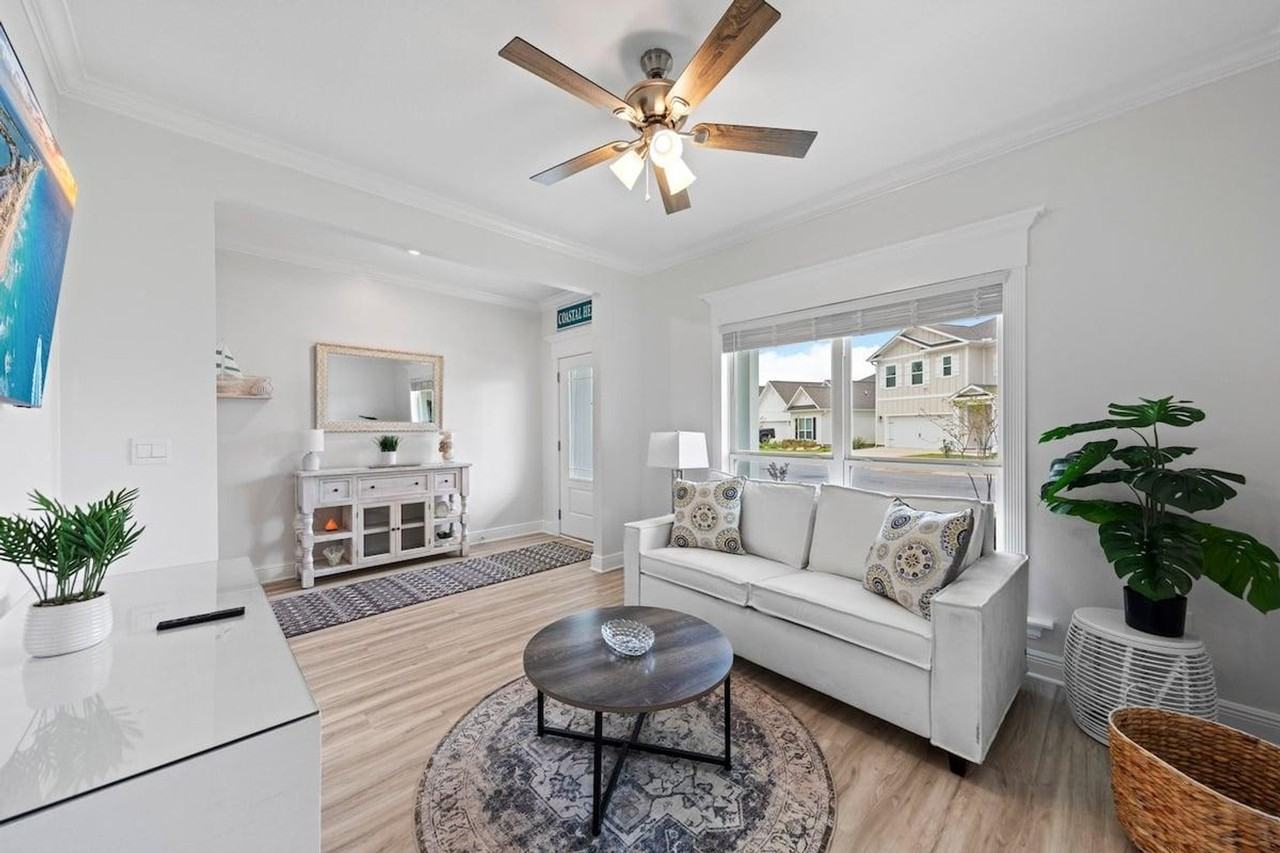 206 Piper Cv #1447122P - Photo 2 of 48