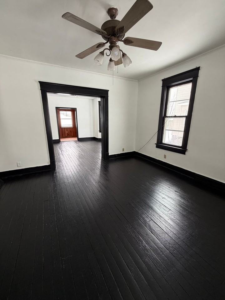 1626 Oregon Ave - Photo 4 of 20