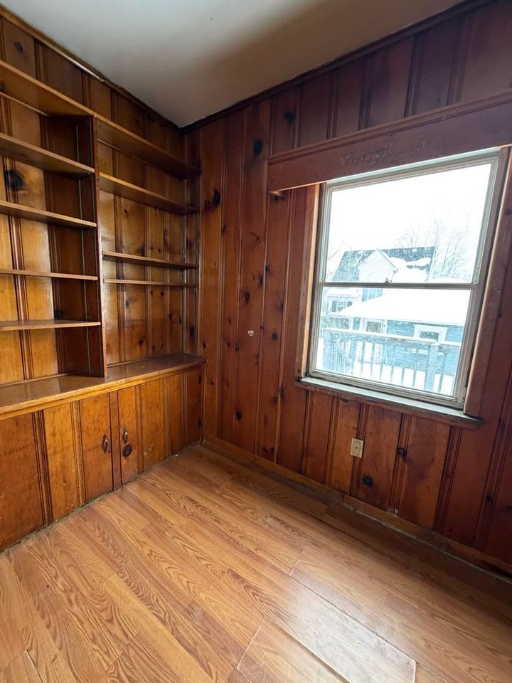 1626 Oregon Ave - Photo 6 of 20