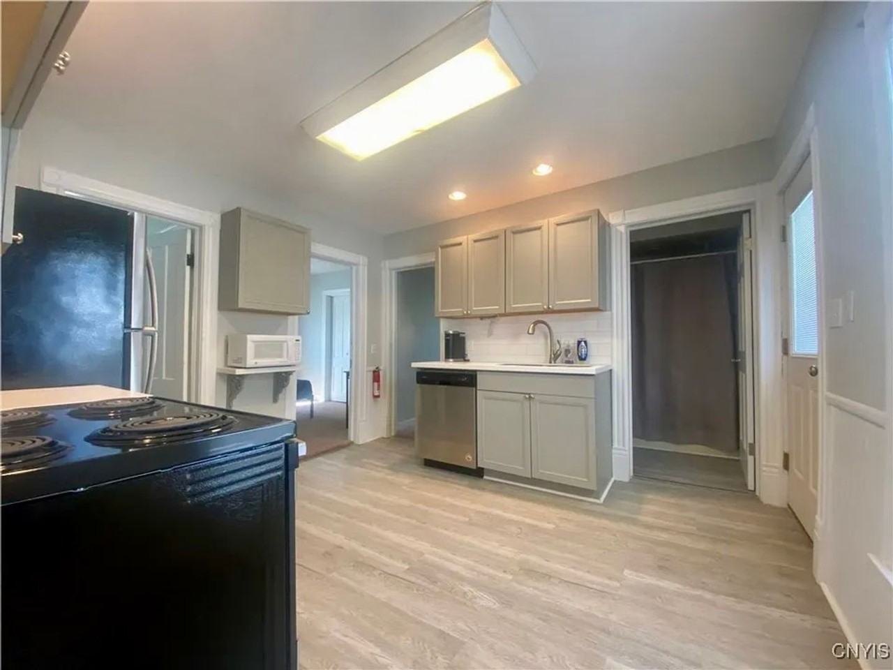 10 Maple Ave - Photo 5 of 14