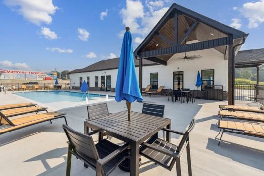 Volunteer Properties 1 of 4