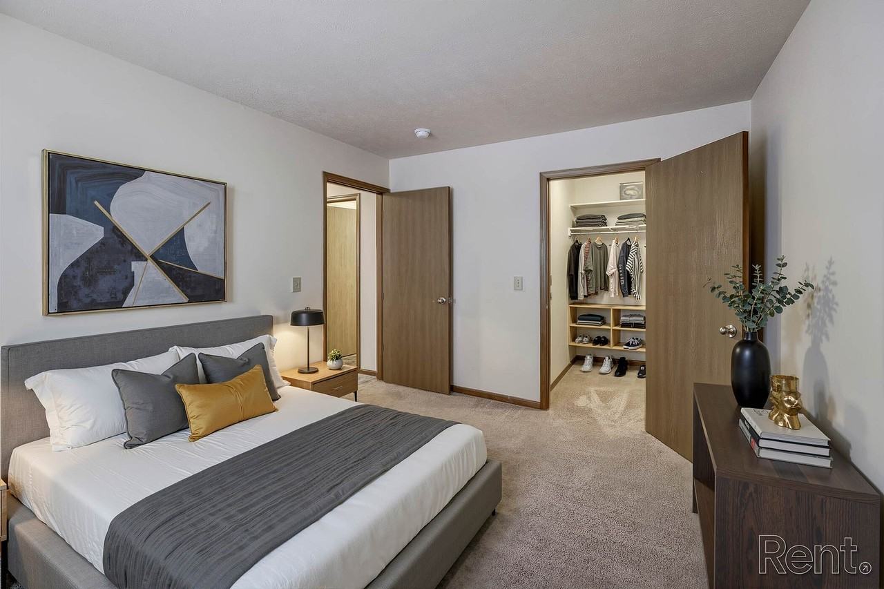 Amberwood Place - Photo 5 of 18