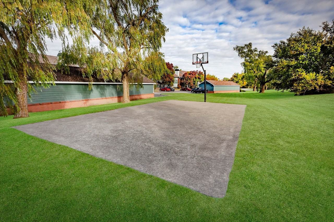 Willows of Coventry - Photo 7 of 15