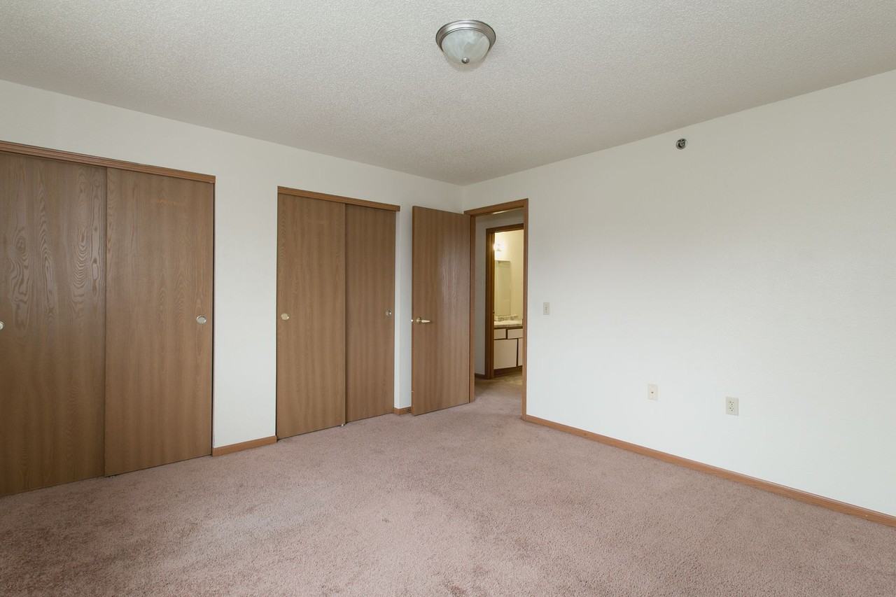 300 Schindler Pl - Photo 3 of 42