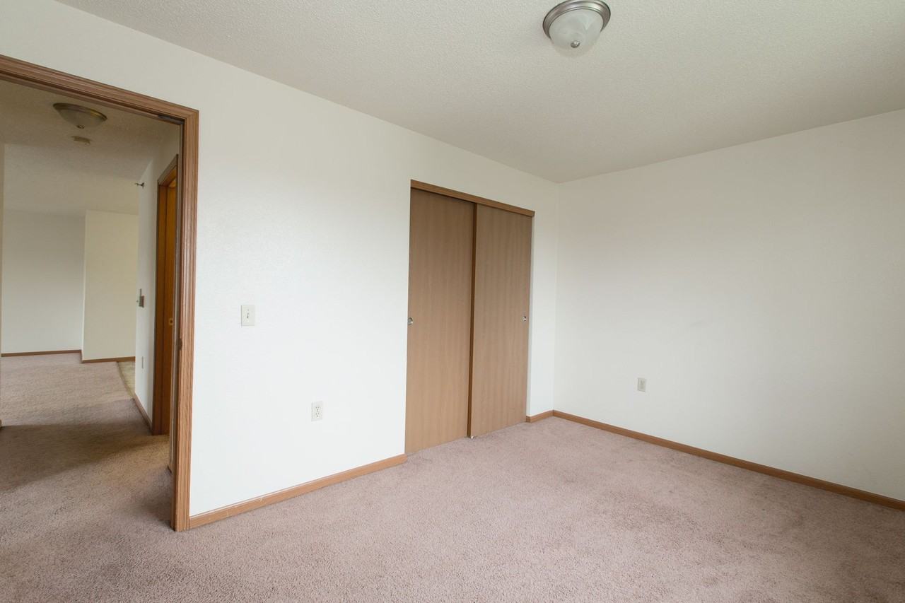 300 Schindler Pl - Photo 4 of 42