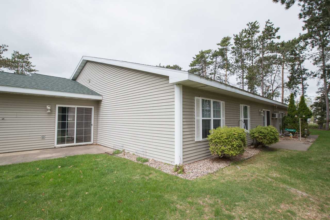 1590 Okray Ave - Photo 5 of 50