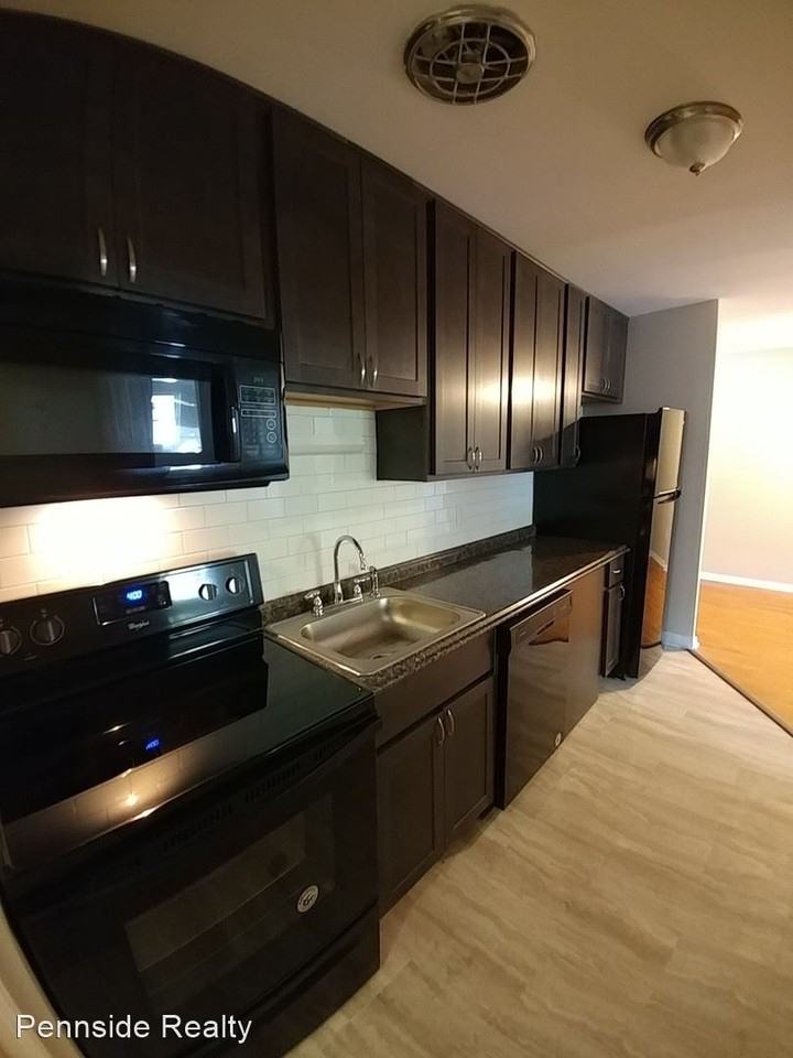 Pennside Manor - Photo 2 of 19