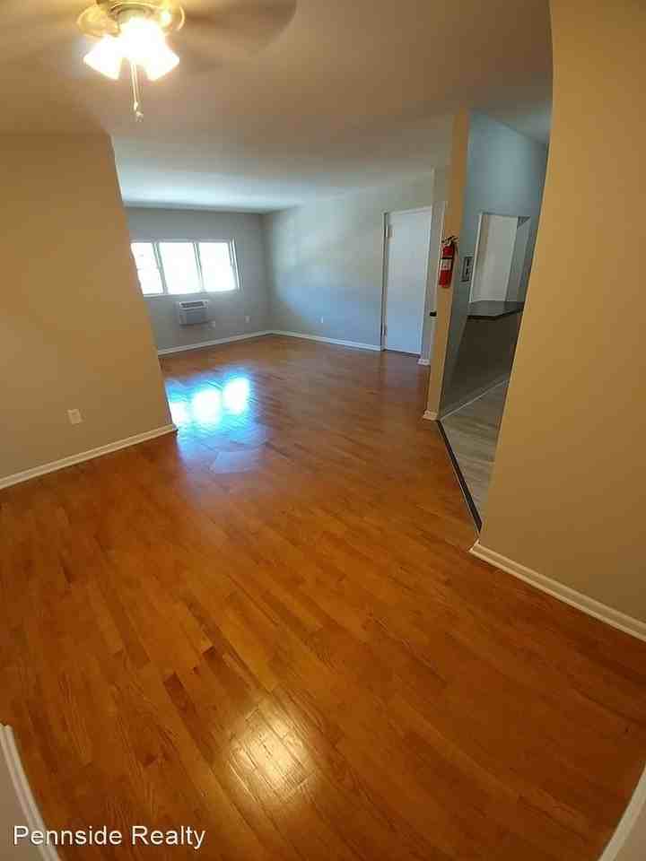 Pennside Manor - Photo 7 of 19