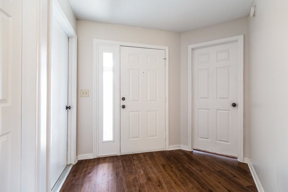 664 Weybridge Ct - Photo 2 of 15