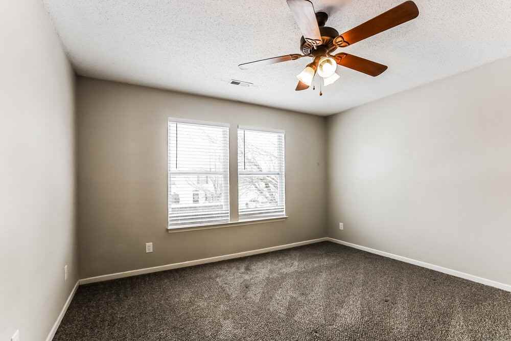 35 Frostwood Ln - Photo 7 of 17