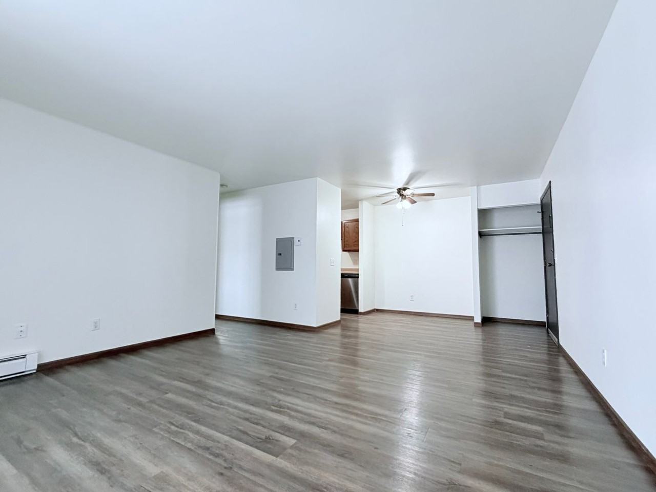 1205 CANTERBURY COURT - Photo 2 of 12