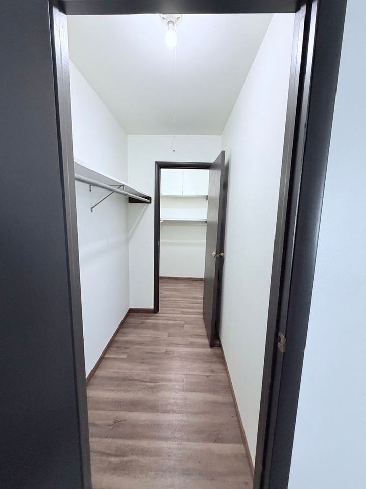 1205 CANTERBURY COURT - Photo 5 of 12