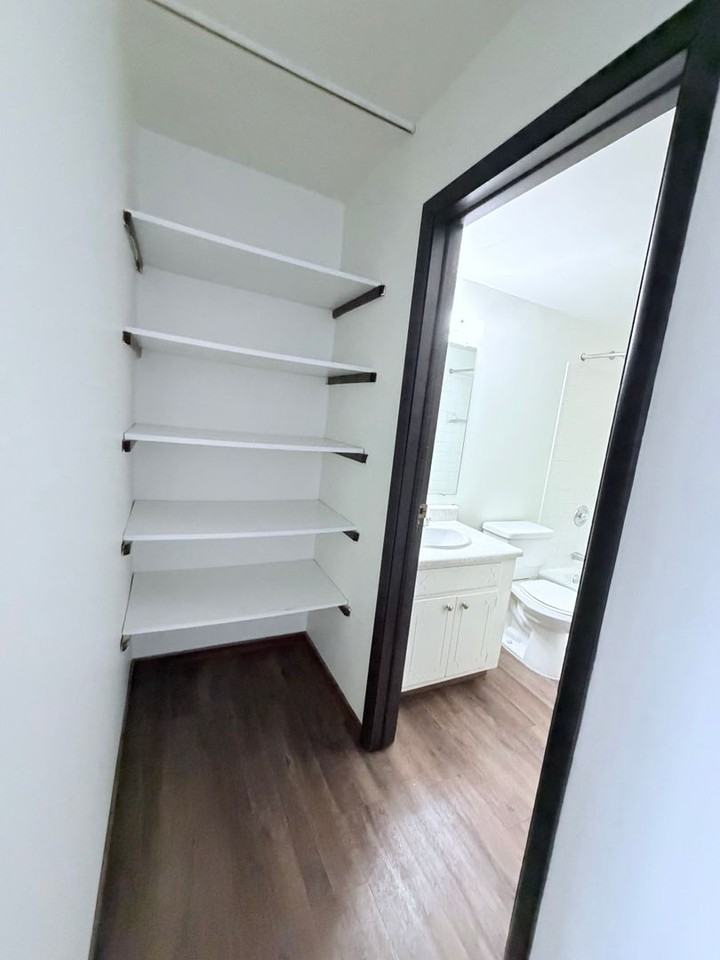 1205 CANTERBURY COURT - Photo 7 of 12