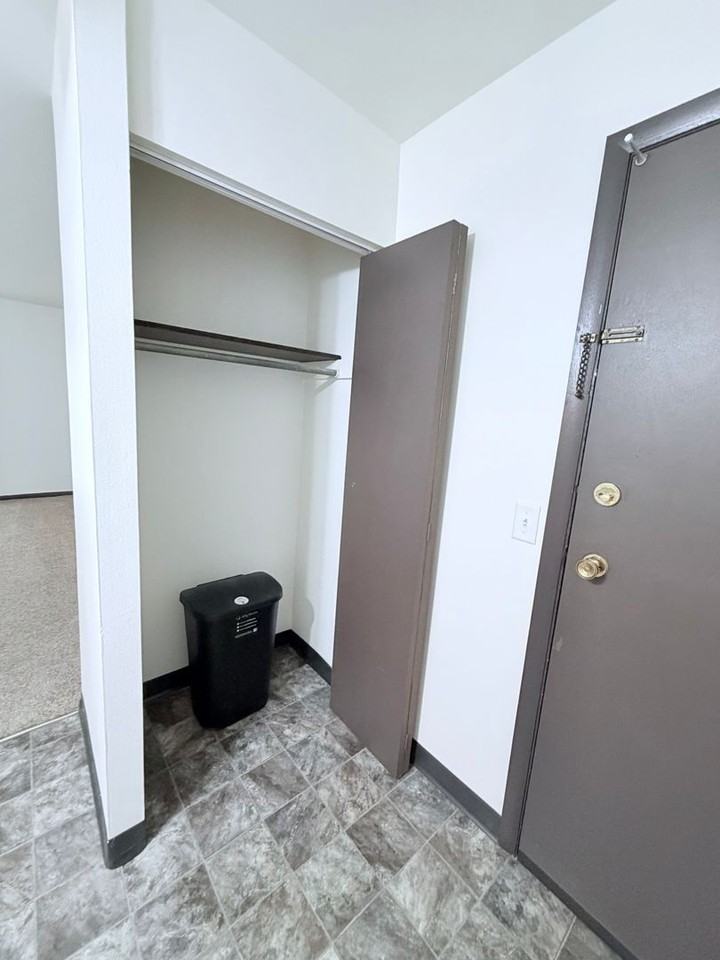 CANTERBURY COURT APARTMENTS - Photo 2 of 34