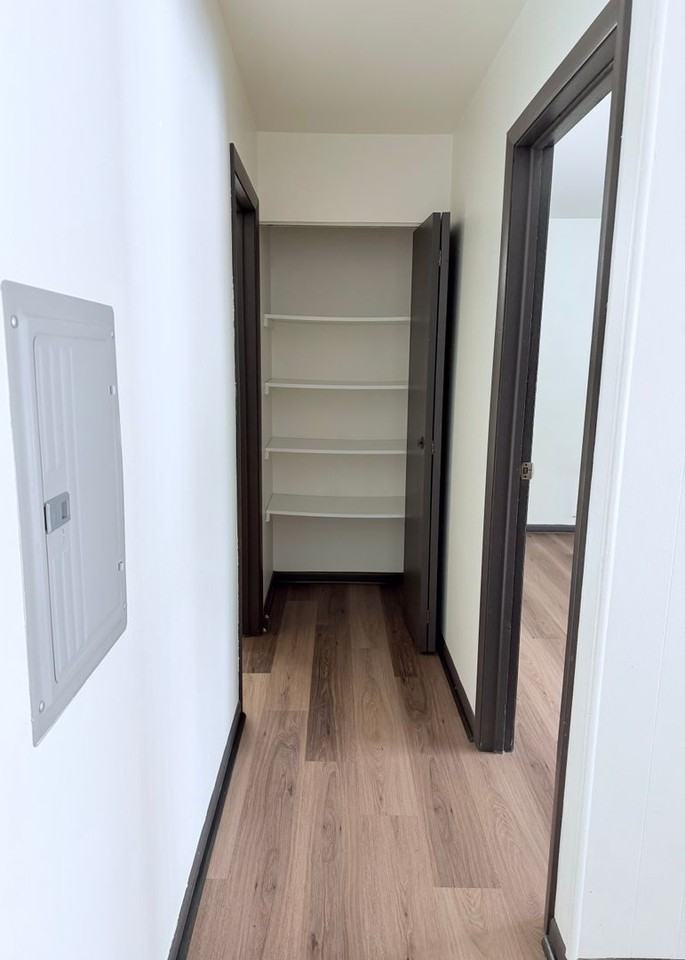 1110 CANTERBURY COURT - Photo 5 of 14