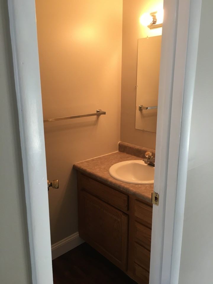 Crick Hollow Townhouses - Photo 3 of 15