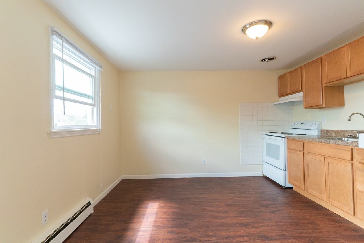 Parklane Apartments & Townhomes - Photo 2 of 26