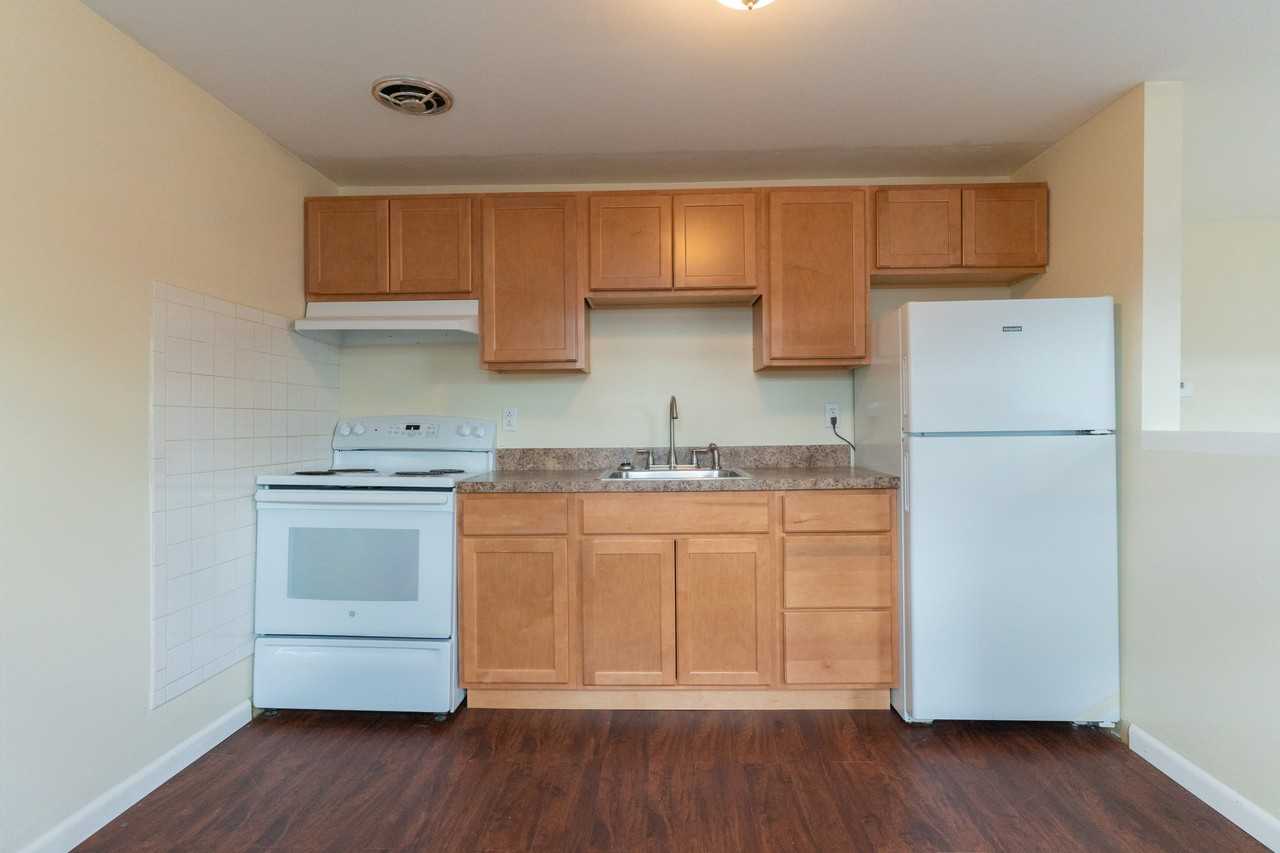 Parklane Apartments & Townhomes - Photo 3 of 26