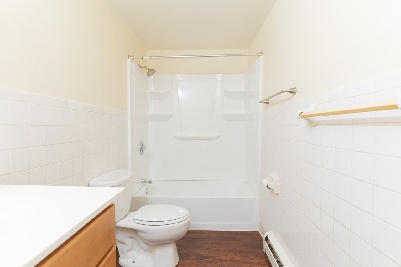 Parklane Apartments & Townhomes - Photo 7 of 26