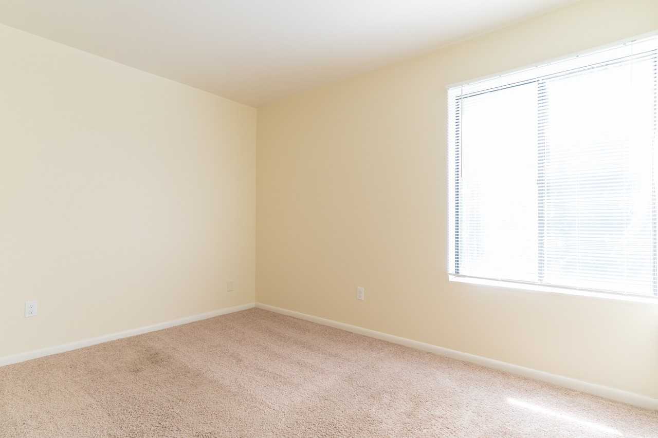 Heritage Park Apartments - Photo 5 of 33