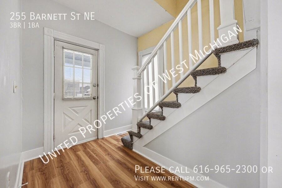 255 Barnett St Ne - Photo 4 of 19