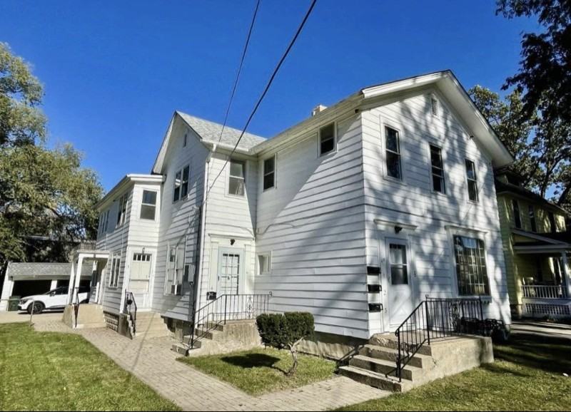 426 E Benton St #5 - Photo 2 of 9