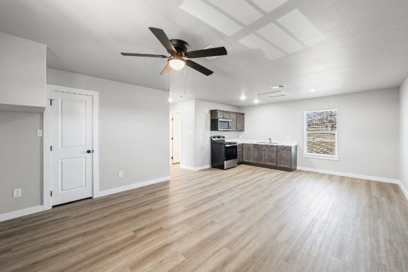 113 Thomas St Unit A - Photo 5 of 14