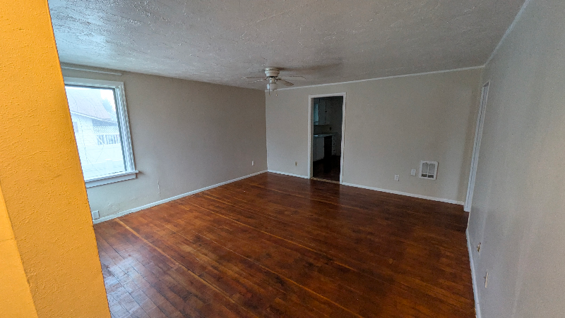 7 S 4th W - Photo 6 of 20